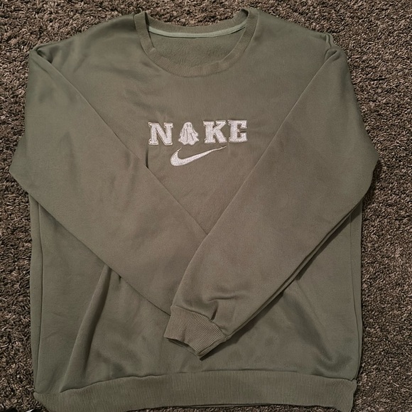 Green Nike Sweatshirt - Picture 1 of 2